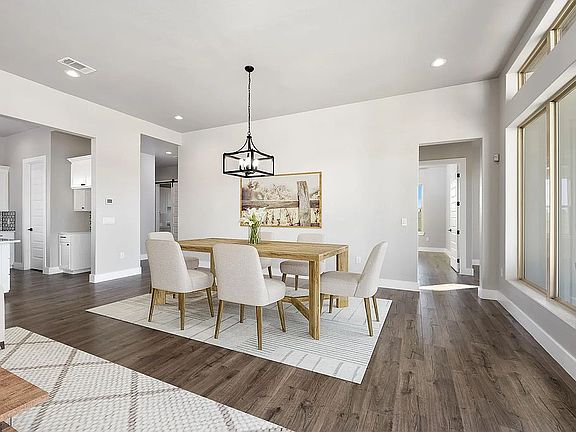 5th image of 204 Jubilee Dr