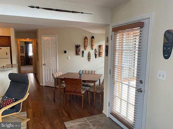 3rd image of 6027 Curtier Dr Unit B