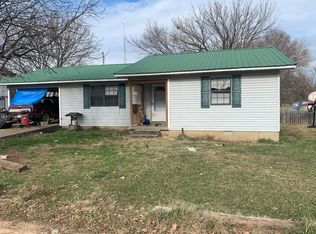 304 W 8th St, Green Forest, AR 72638