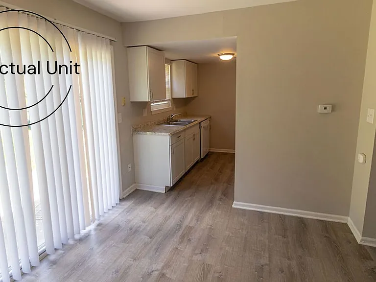 7220 N Moberly Dr #B — Photo 9