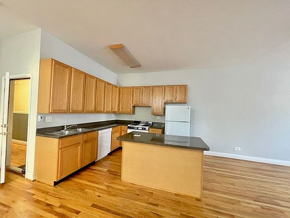 2nd image of 1458 N Milwaukee Ave #2A