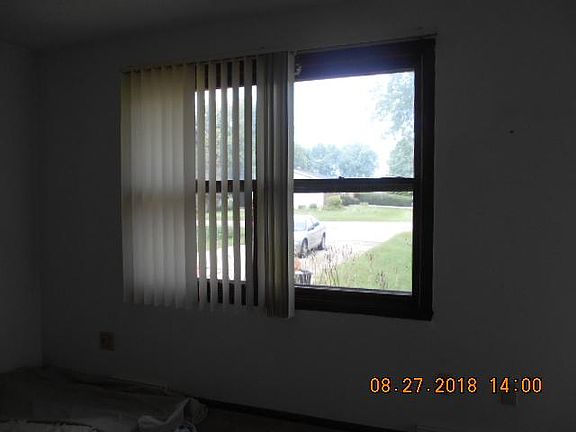 3rd image of 10967 E South Woodlawn Dr