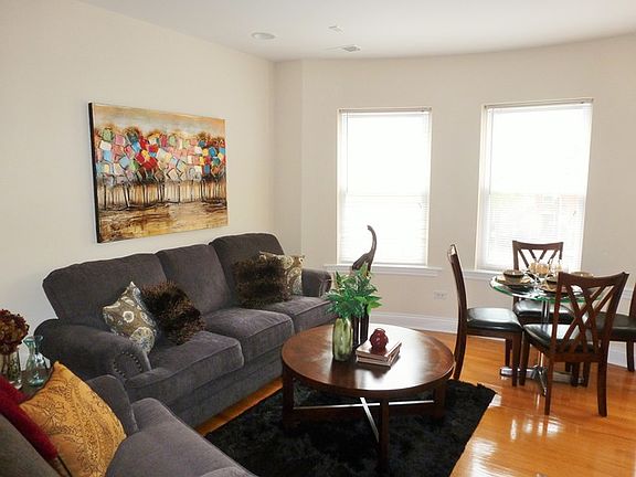 3rd image of 7407 N Hoyne Ave #2