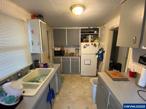 salem-oregon-80487815 picture