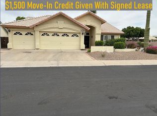 3020 E South Fork Dr, Phoenix, AZ 85048