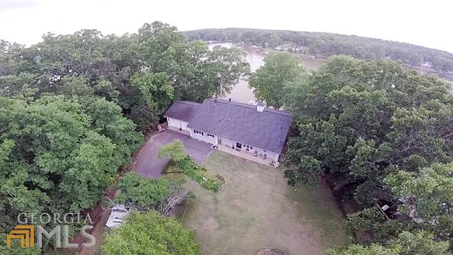758 Rocky Point Rd photo 1