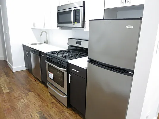 Rented by Bohemia Realty Group | media 20