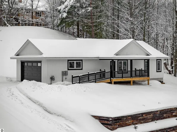 4144 S Sugar Loaf Mountain Rd, Cedar, MI 49621