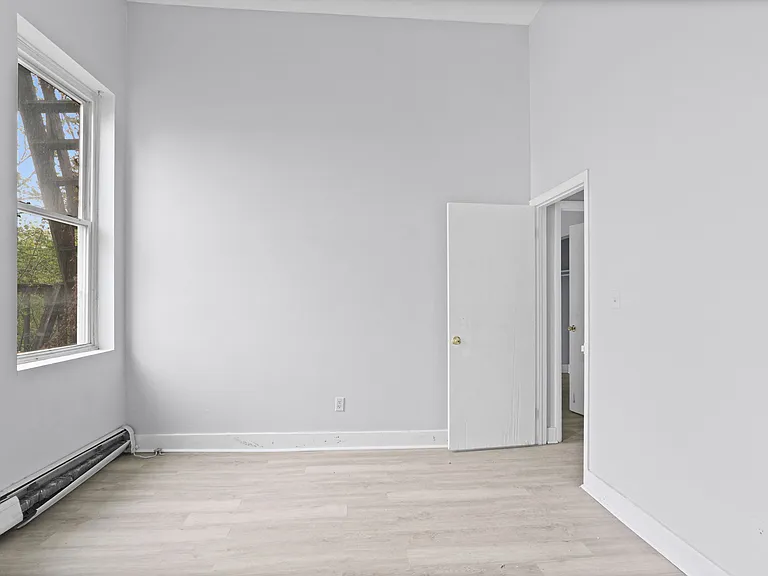 47 Ten Broeck St #B — Photo 24