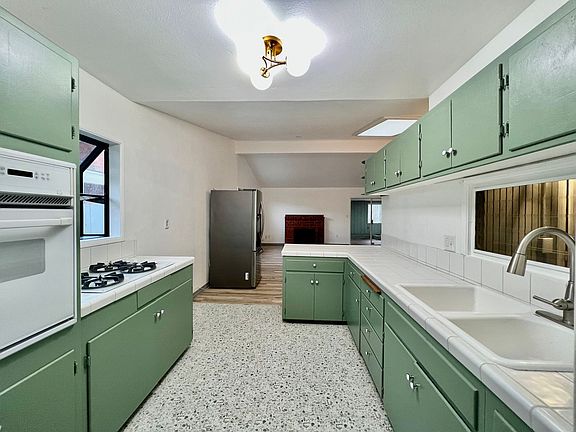 3rd image of 5002 Mount Harris Dr