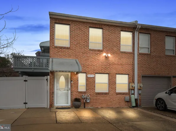 9978 Crestmont Ave, Philadelphia, PA 19114