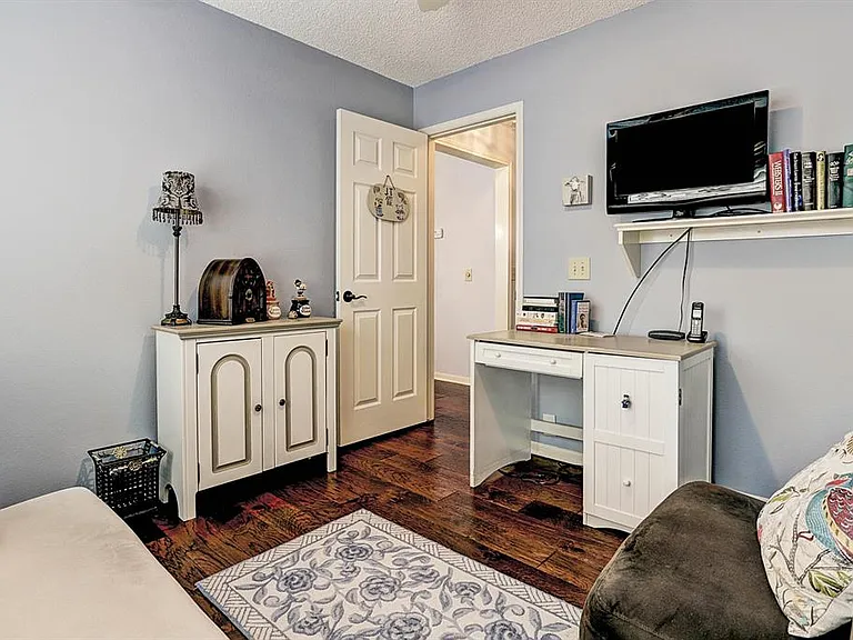 10022 Cabin Creek Dr — Photo 23