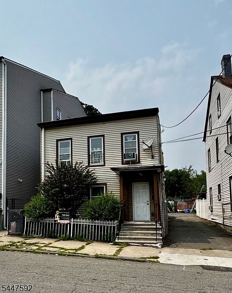 1st image of 51 Ryle Ave