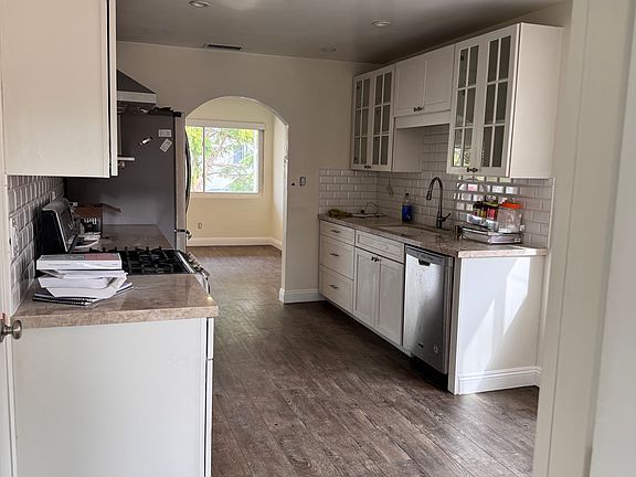 4th image of 4850 Curry Dr