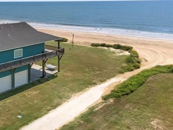 986 Dolly St, Port Bolivar, TX 77617