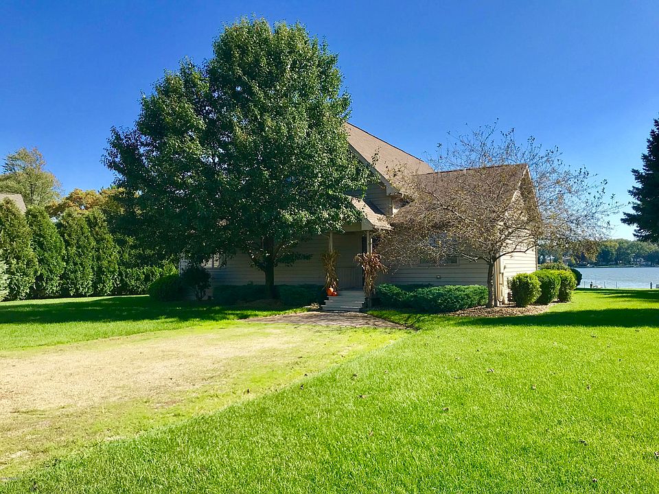 2nd image of 15885 Troyer Rd