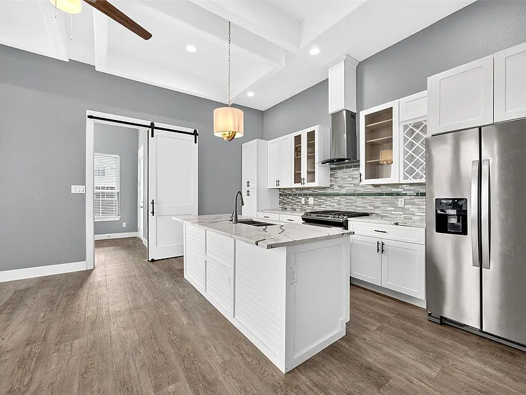 2310 Detering St #B — Photo 15