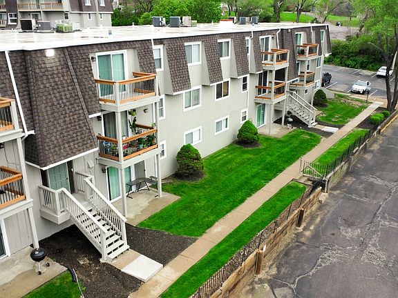 4th image of 1425 S 55th St #1409-08