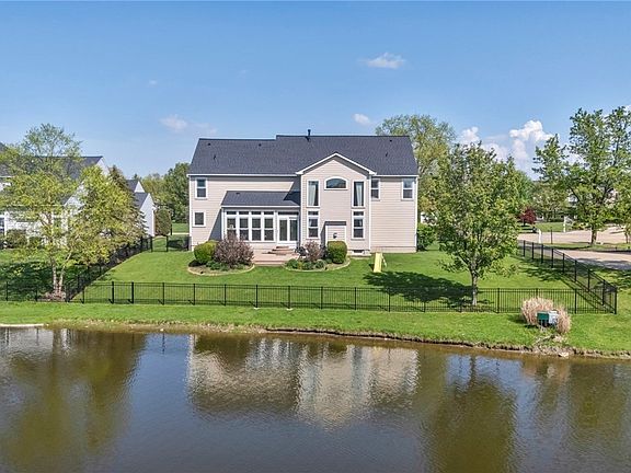 3rd image of 3382 Burgundy Cir
