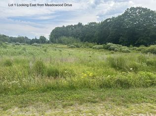 1 Meadowood Dr, Hallowell, ME 04347