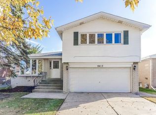 9413 Menard Ave, Oak Lawn, IL 60453