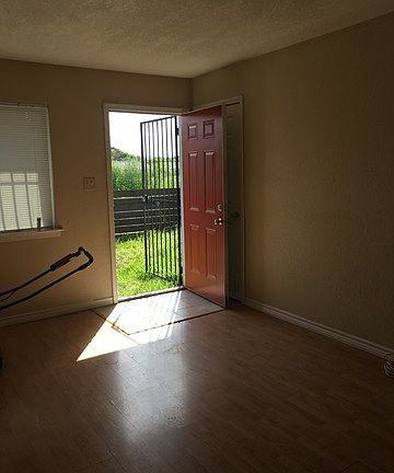 2nd image of 7150 Glen Ter APT 4