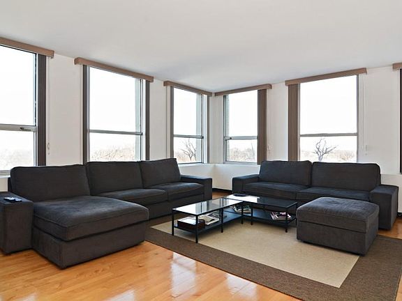 5th image of 2628 N Lakeview Ave #503
