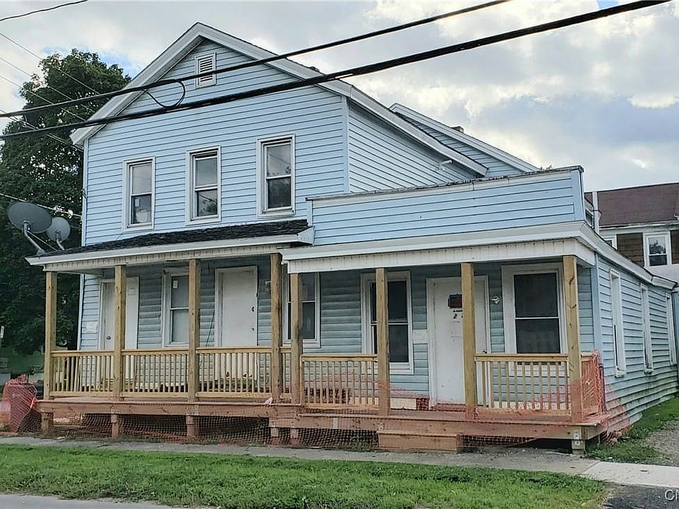 2nd image of 218 Lawrence St
