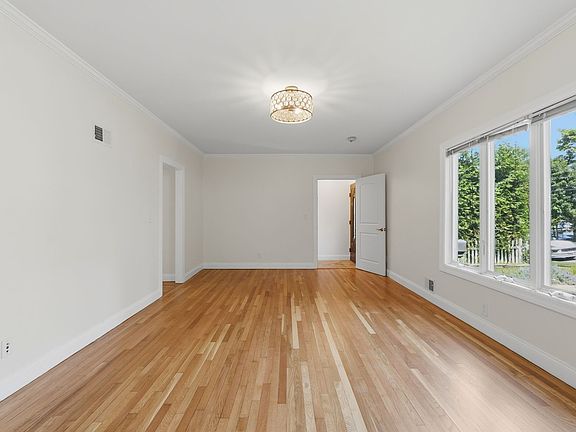 4th image of 26 Hillside Ave Unit A