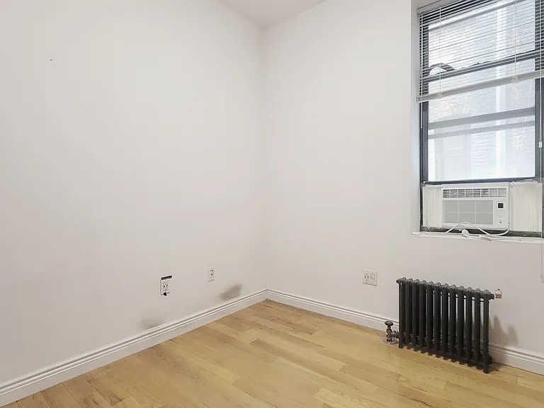 242 W 109th St #1C — Photo 11