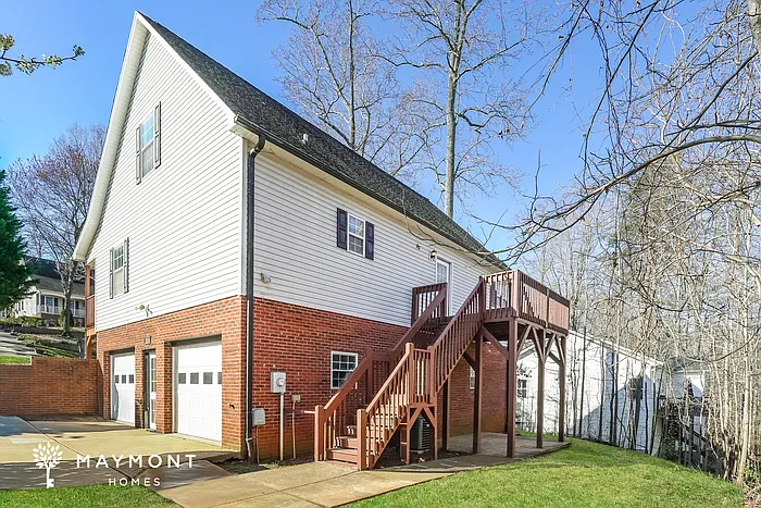 3 bed, 2.5 bath, 1913 sqft, $1,975 — Photo 3