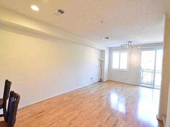 5th image of 722 City Walk Pl