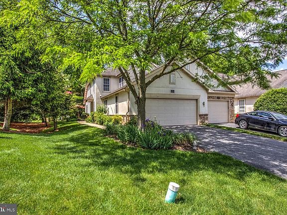 3rd image of 131 Creekgate Ct