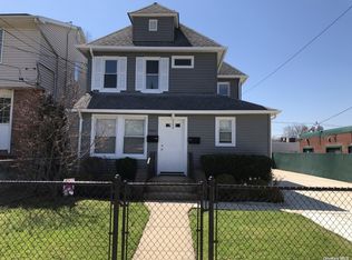 16 New St, Lynbrook, NY 11563