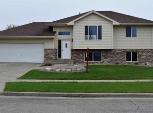 6704 S Mogen Ave, Sioux Falls, SD 57108