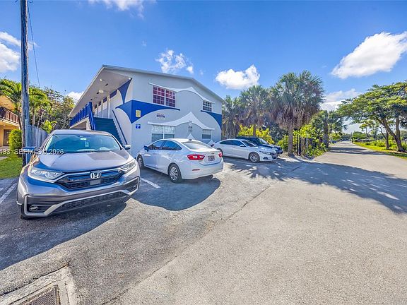 2nd image of 640 SW 16th Ave
