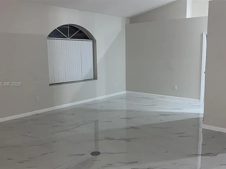 1198 SW Ingrassina Ave — Photo 7