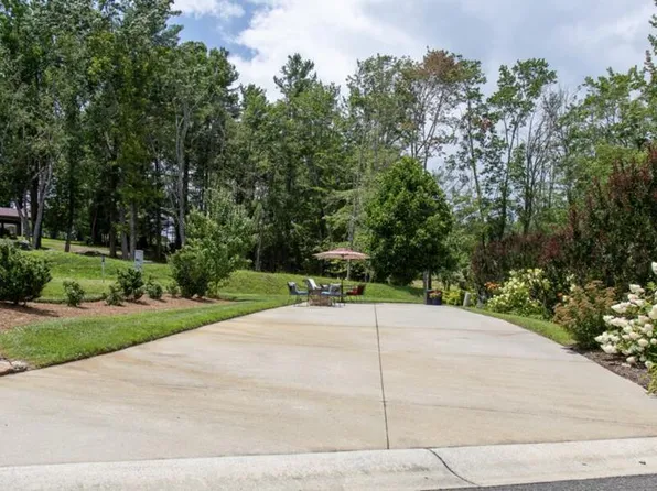 2524 Edmonds Rd #2, Galax, VA 24333
