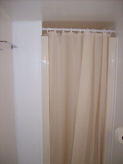 174A Forge Rd Shower