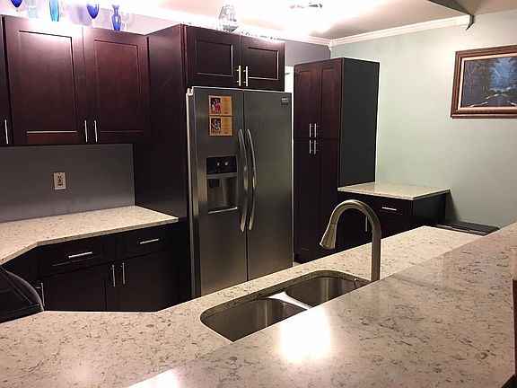 5th image of 1091 Oakes Blvd