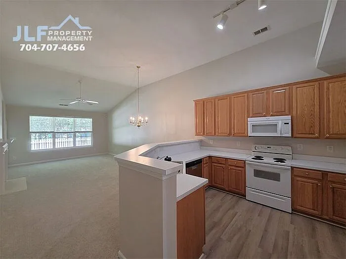 4730 Willow Glen Rd — Photo 6