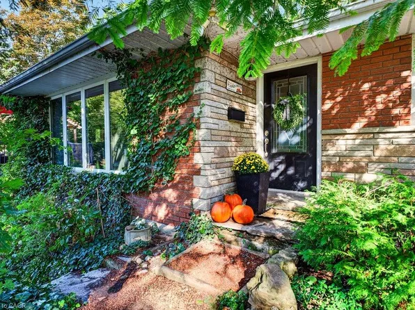 6 Rosebough St, Hamilton, ON L9H 5C3