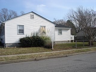 Exterior, Side 
