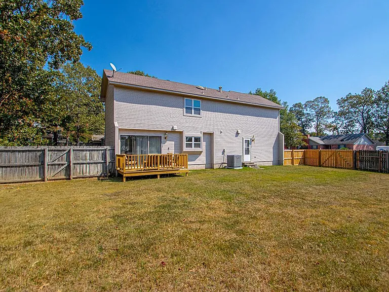 101 Bearskin Dr — Photo 49