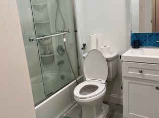 18305 Quondal Ct, Gaithersburg, MD 20877