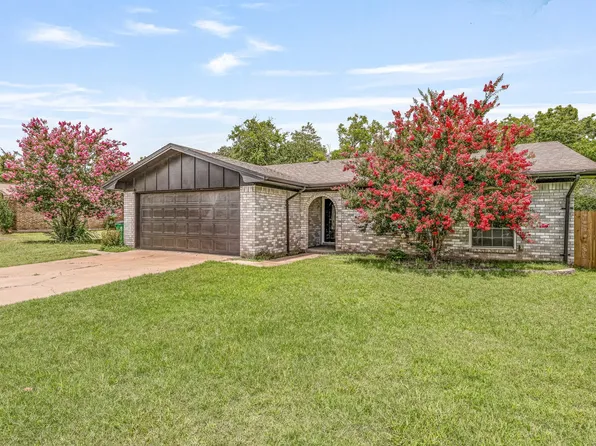 1425 Lockwood St, Stephenville, TX 76401