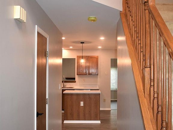 3rd image of 4625 Clayburn Dr E