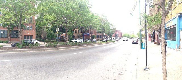 2nd image of 935 N Ashland Ave