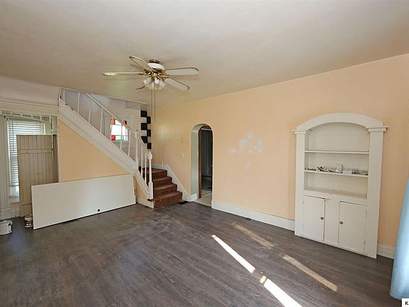 5th image of 933 W High St