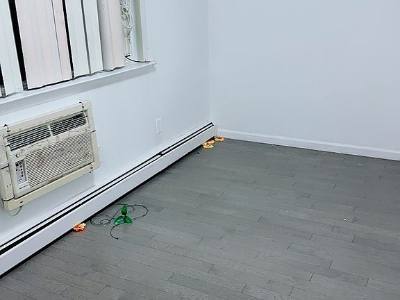 3rd image of 2365 E 19th St APT 1